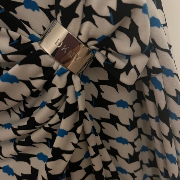 Evening dress by DKNY - Picture 5 of 7